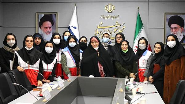 نشست رئیس فراکسیون محیطزیست مجلس شورای اسلامی با جوانان هلالاحمر